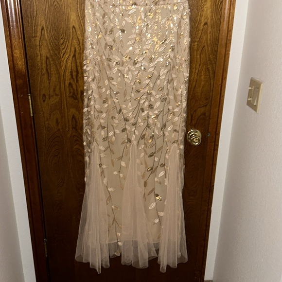 Ever Pretty Ivy Floral Sequin Maxi Fishtail Tulle Prom Dress with Short Sleeve - Picture 5 of 16